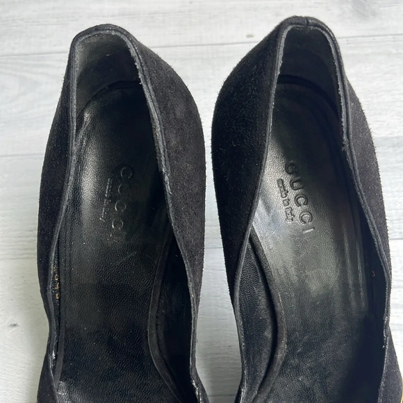 Gucci Vintage Black Suede Knotted Gold Lined Peep Toe Pumps Size 7 - Picture 5 of 8